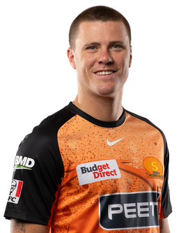 Finn-Allen_07-QCLIP-WEB